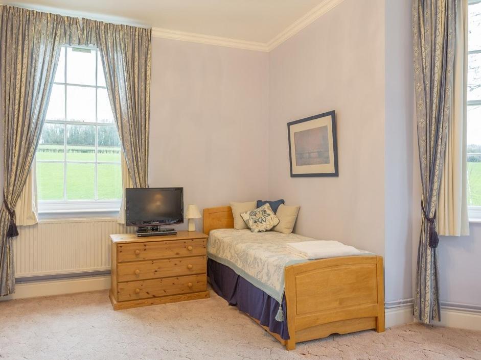 Marshwood Farm B&B And Shepherds Hut Dinton  Kültér fotó