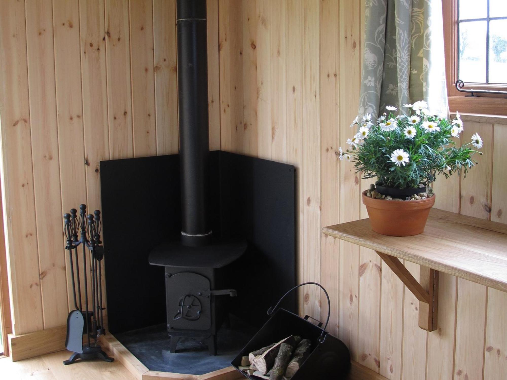 Marshwood Farm B&B And Shepherds Hut Dinton  Kültér fotó